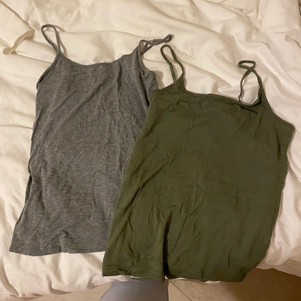 Basic Tank Top - Picture 2 of 5
